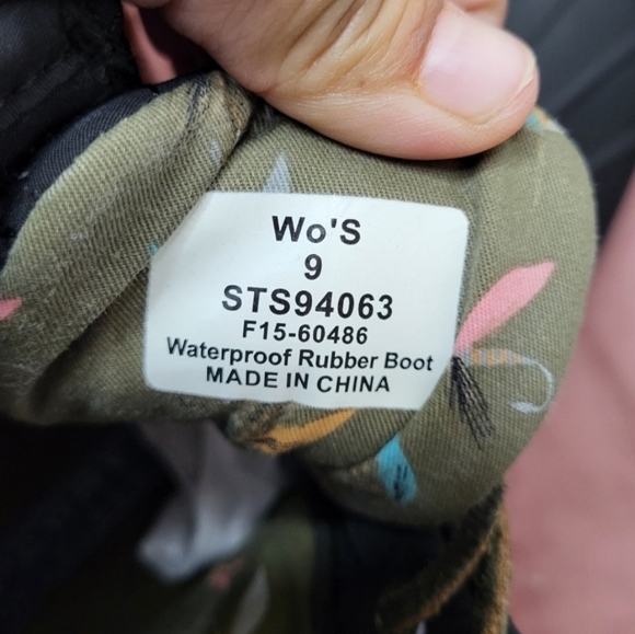 Sperry Saltwater Quilted Duck Rain Boots - Picture 9 of 9